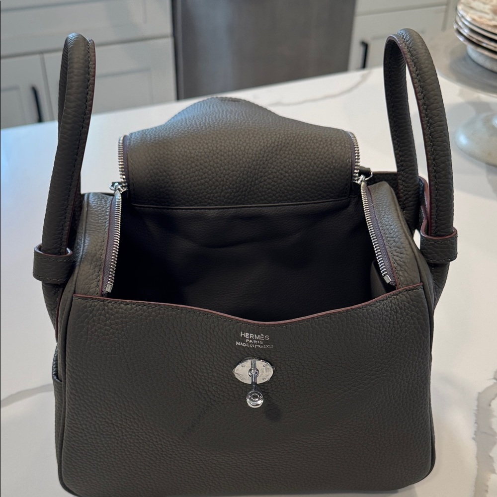 Lindy Stlye Genuine Leather Bag NWT, Never Used - Picture 5 of 7
